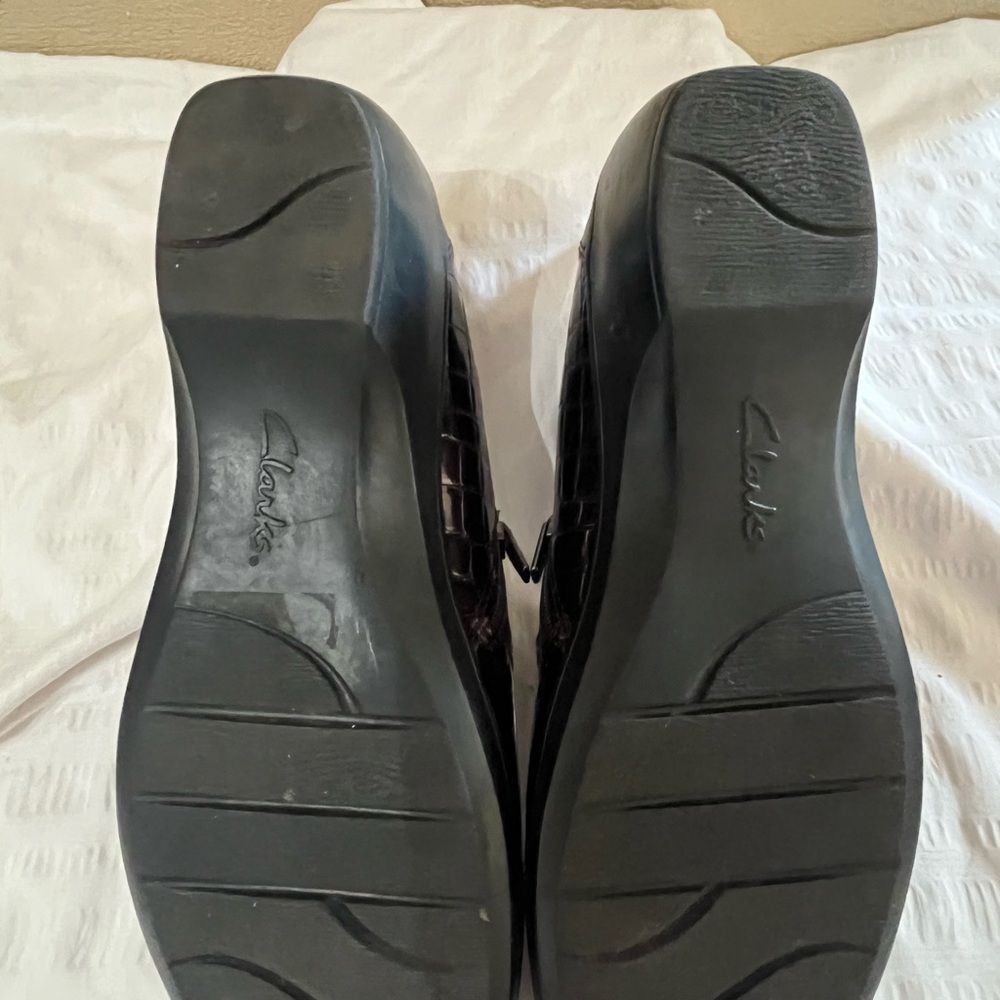 Clarks Bendables Alligator Pattern Shoes - image 6